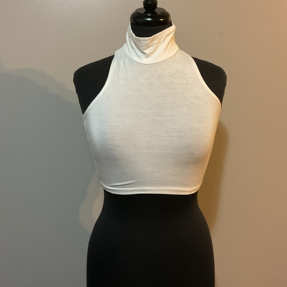 Joyce Leslie White Sleeveless Crop Top - Picture 1 of 2